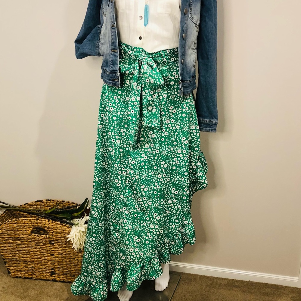 Cream Jeans West textured top with metal buttons 8 - Picture 8 of 10